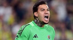 Fenerbahçe'ye sürpriz takas teklifi! Ederson gidecek, yıldız sol kanat gelecek