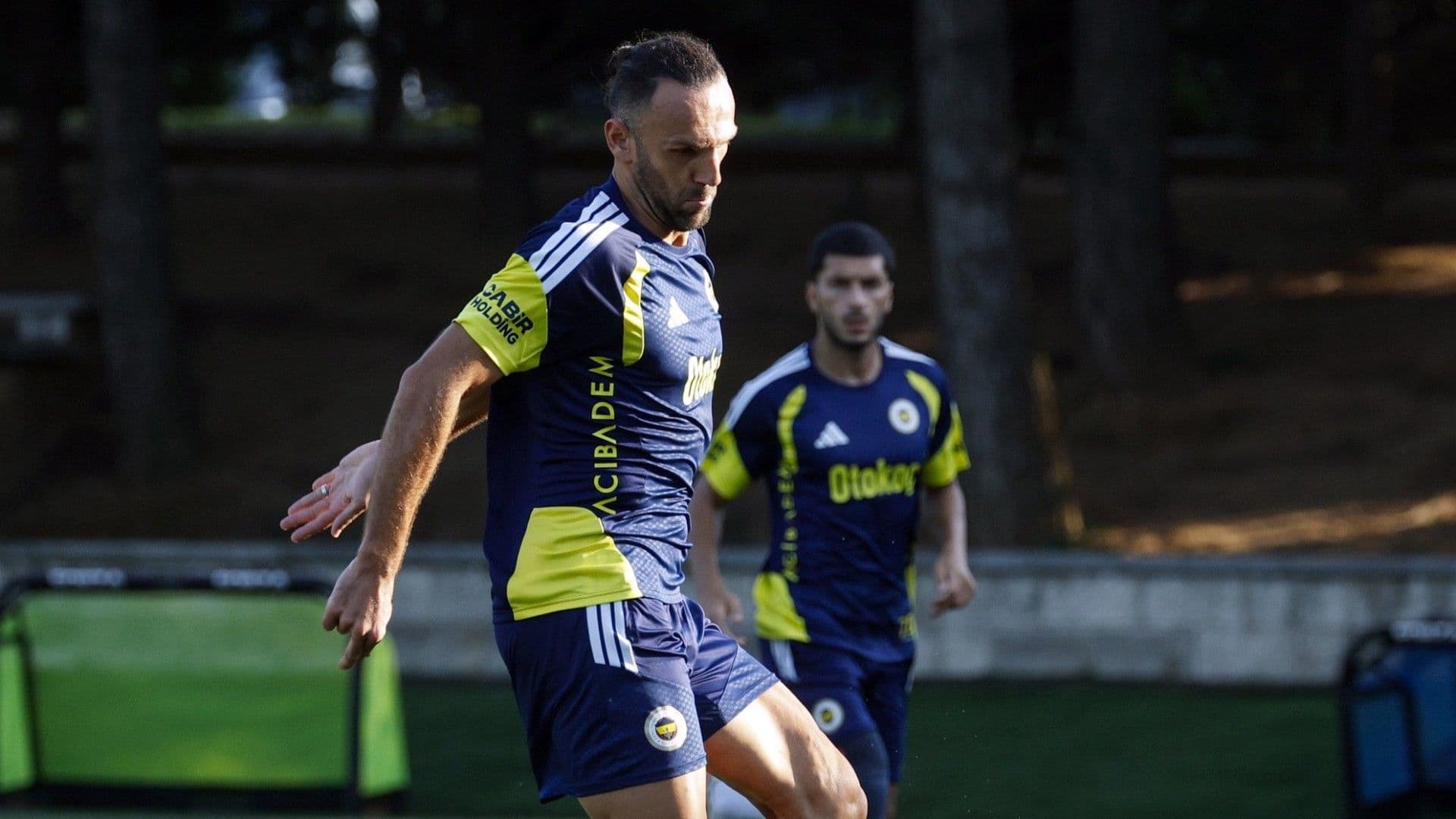 Fenerbahçe, son antrenmanını taraftara açık yaptı