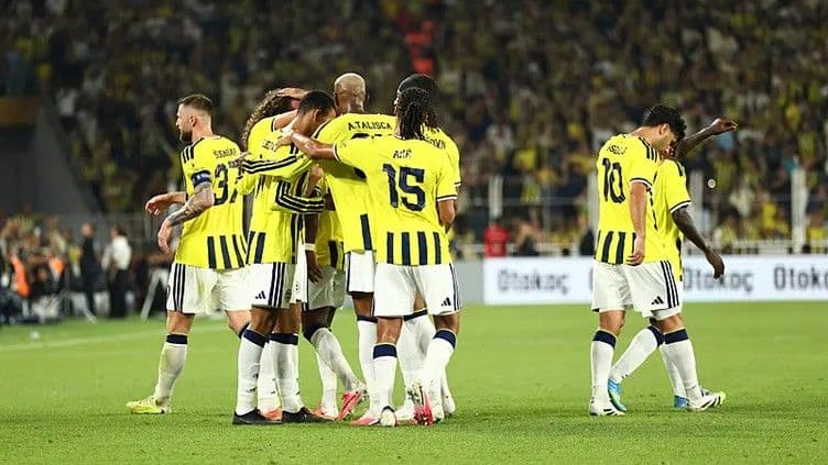 Fenerbahçe'de flaş ayrılık! 3 isim birden