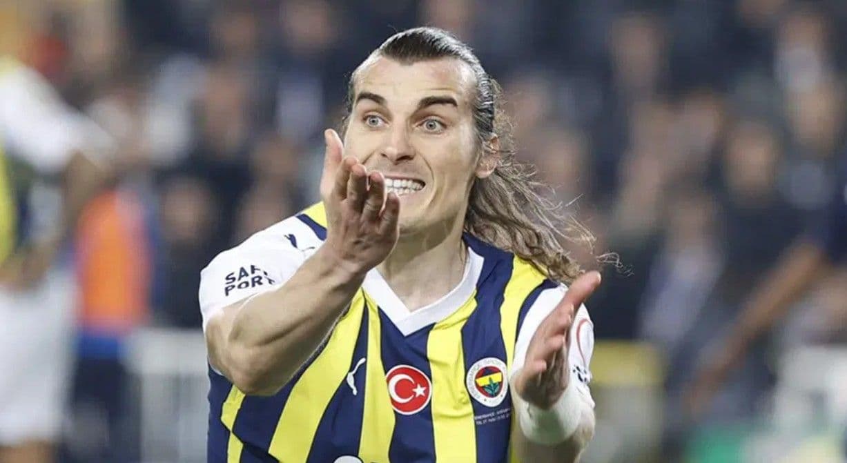Fenerbahçe'de yolların ayrılacağı Çağlar Söyüncü'nün yerine gelecek isim belli oldu