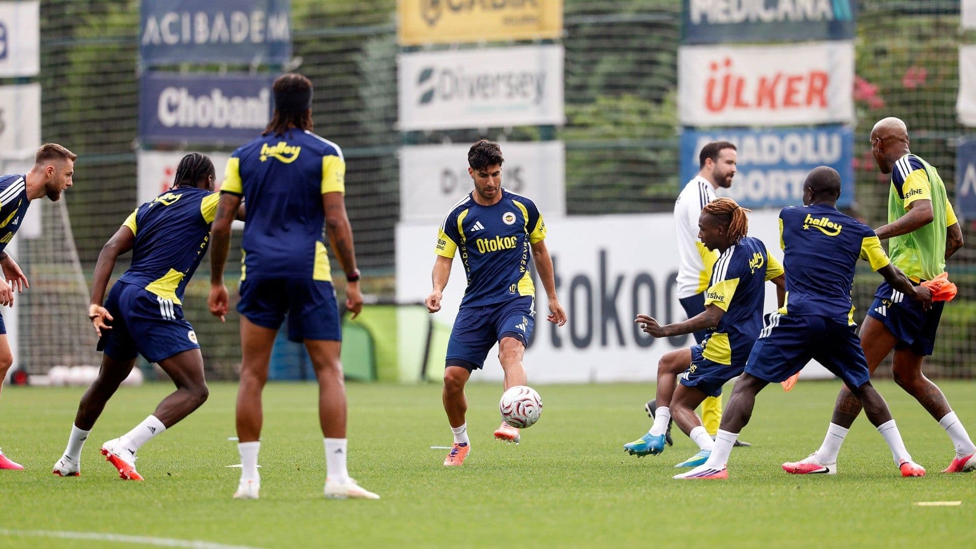 Fenerbahçe, Sturm Graz maçı hazırlıklarını sürdürdü