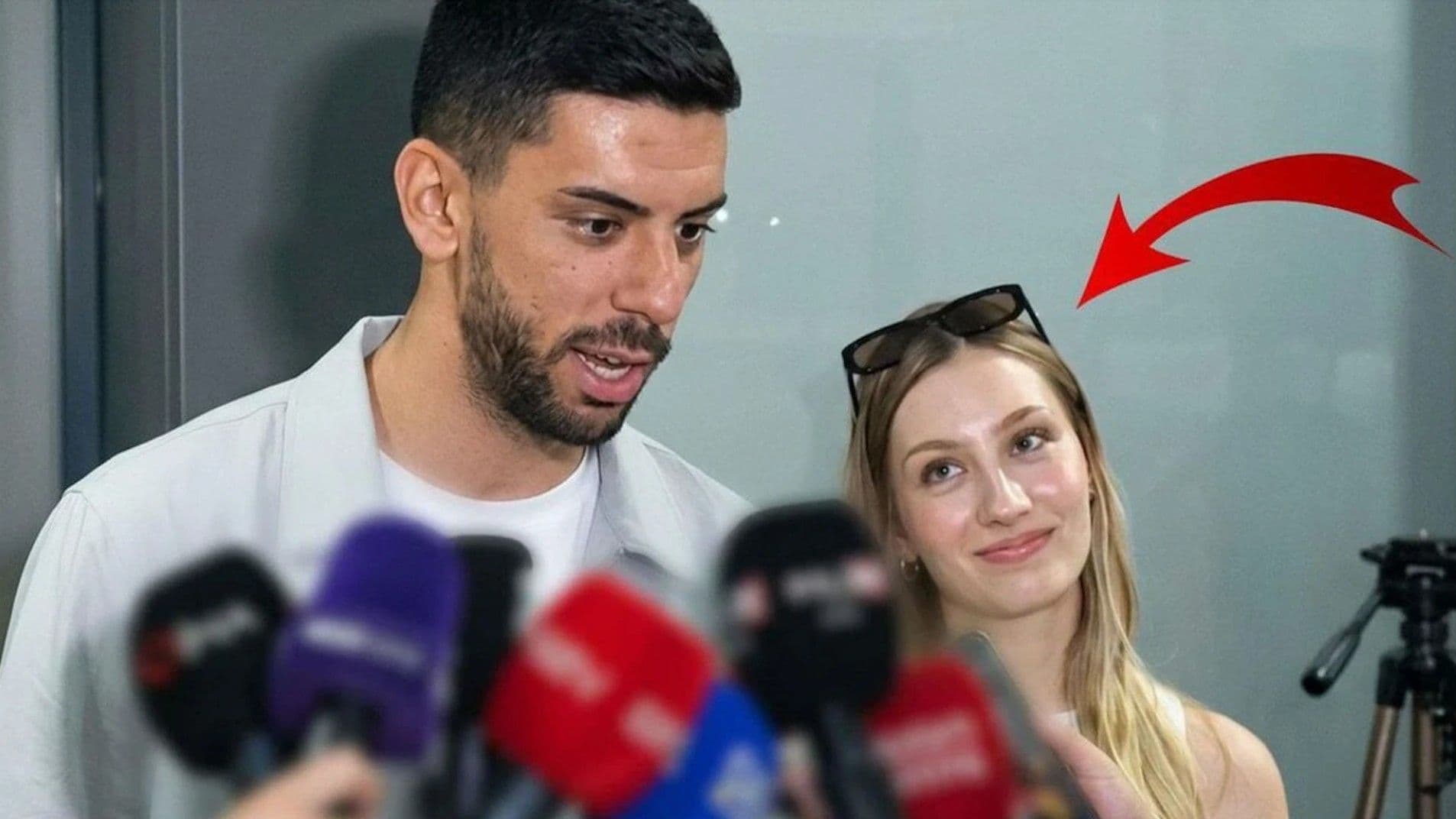 Cenk Özkacar'ın eşinden Salah paylaşımı! "Benzer işler" notu gündem oldu