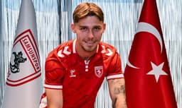 Samsunspor'dan savunmaya transfer! 5 yıllık sözleşme imzalandı