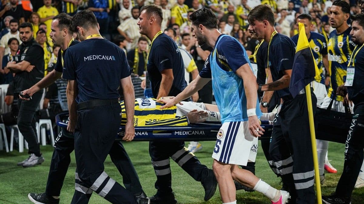 Fenerbahçe'de Kerem Aktürkoğlu sakatlandı: Kafa travması geçirdi!
