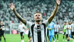 Eski Beşiktaşlı golcü futbolu bıraktı!