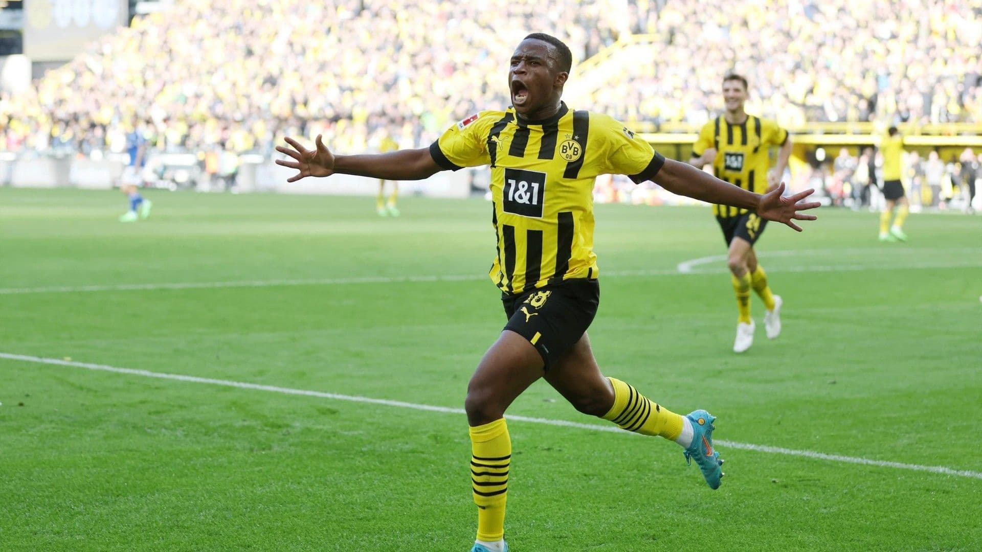 Çorum FK, "rekor çocuk" Youssoufa Moukoko ile anlaştı!