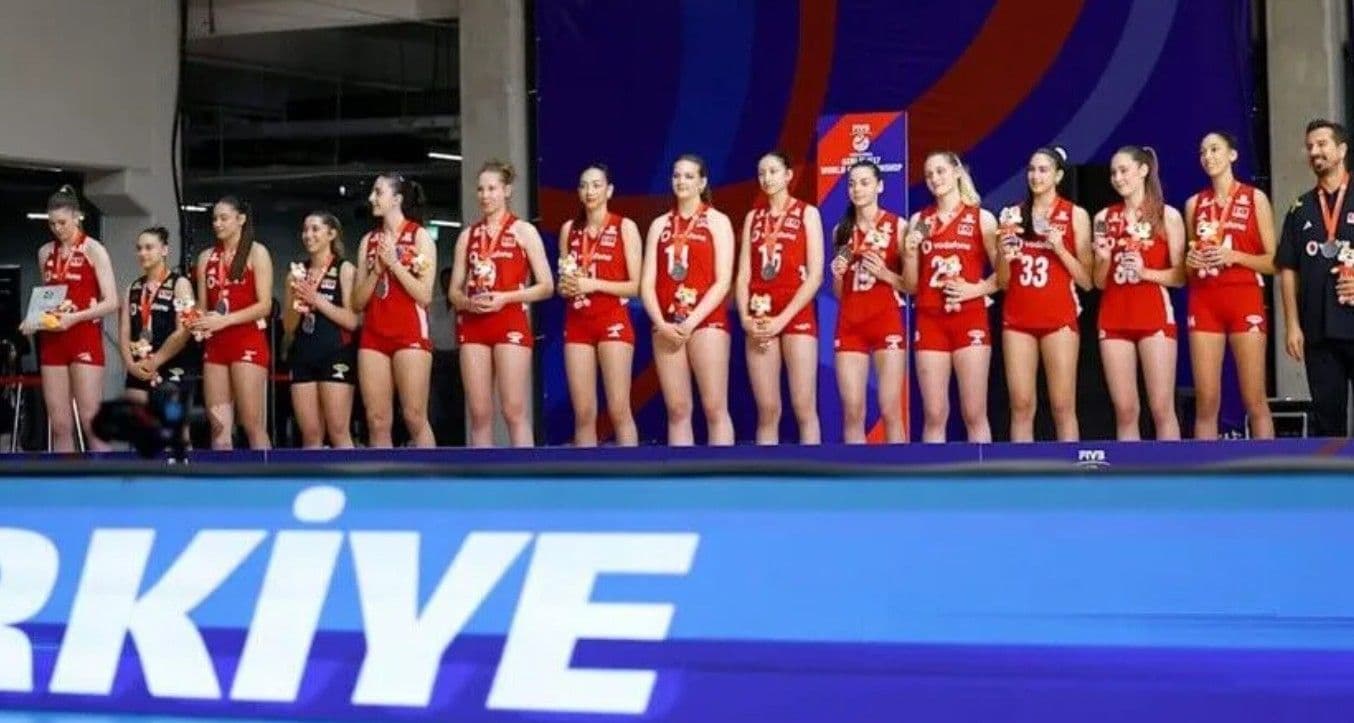 Türkiye 17 Yaş Altı Kadın Milli Voleybol Takımı, dünya 2'ncisi oldu