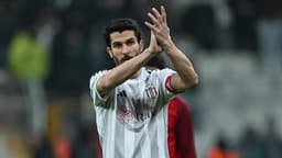 Beşiktaş'tan Necip Uysal'a veda töreni