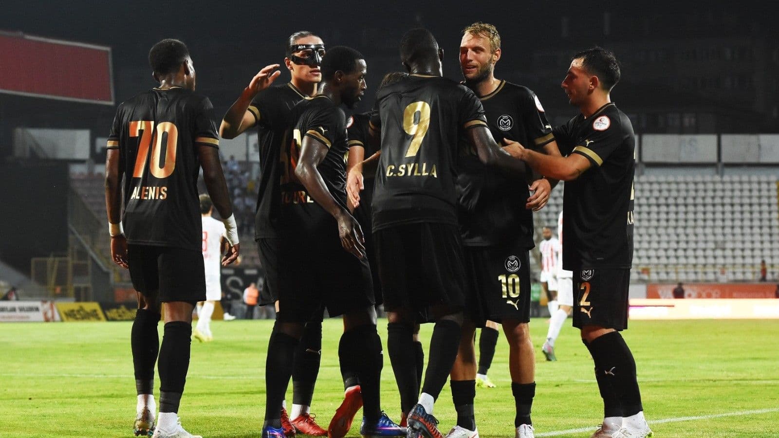 1.Lig'de sezon resmen başladı! Boluspor - Manisa FK düellosunda 3 gol...