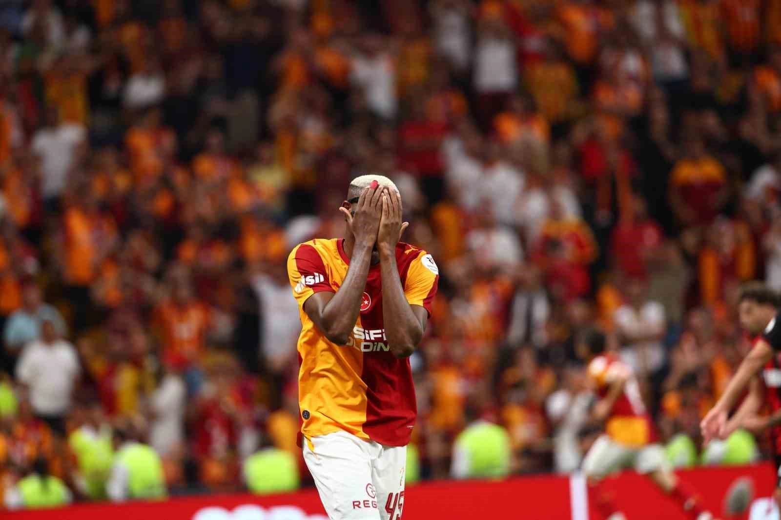 Osimhen: "Hayal kırıklığı geliyorum dedi"