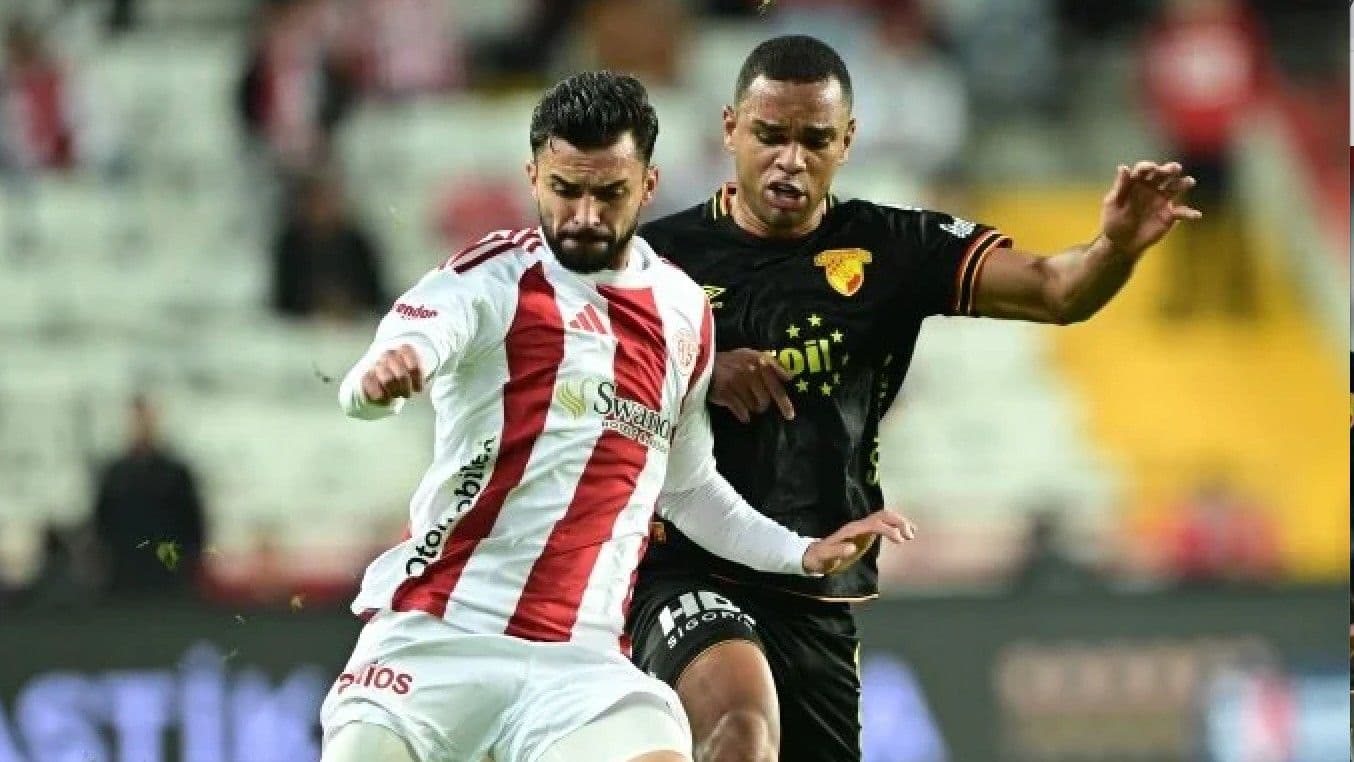Antalyaspor’dan hamle! Eski stoper geri dönüyor