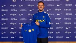 Henderson, Maviler için imzayı attı