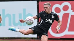 Leandro Trossard, Beşiktaş'la ilk antrenmanına çıktı!