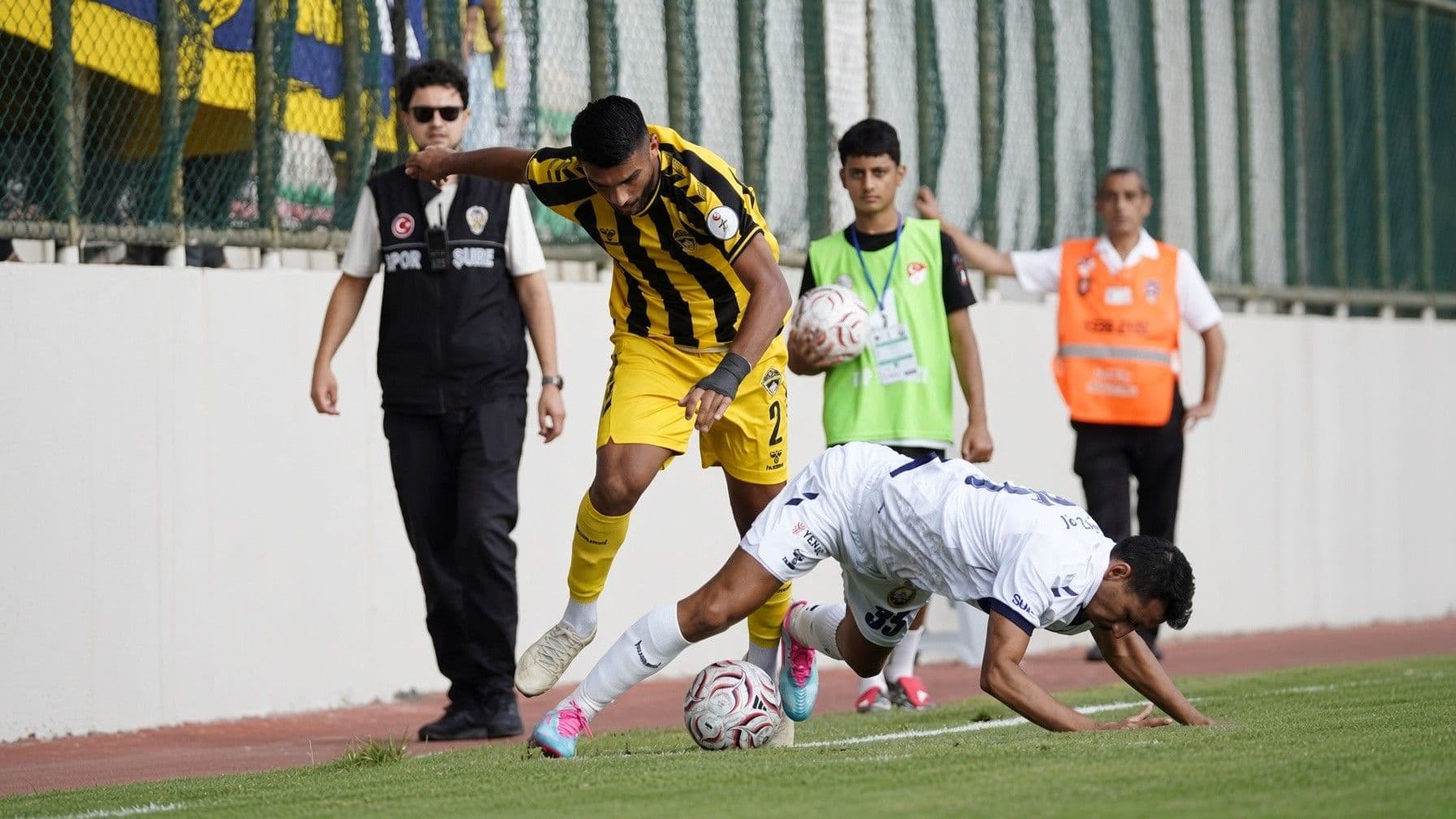 TFF 3. Lig'de skandal hata: Küçükçekmece Sinop Spor 12 kişiyle maça çıktı!
