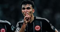 Fenerbahçe, UEFA'ya yapılacak kadro bildirimine kısa süre kala Can Uzun harekatı başlattı