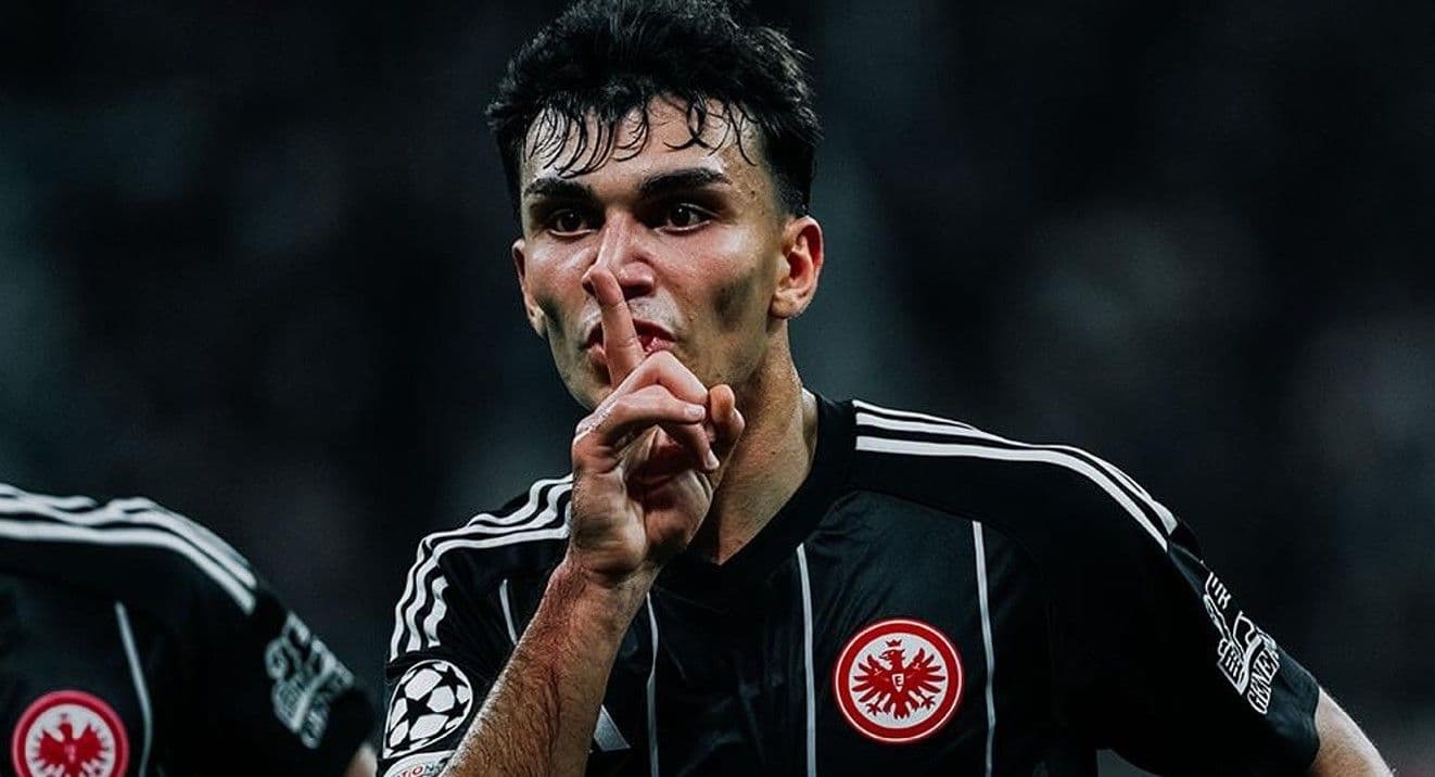Fenerbahçe, UEFA'ya yapılacak kadro bildirimine kısa süre kala Can Uzun harekatı başlattı