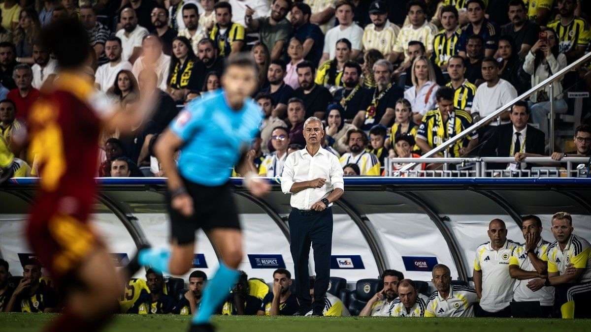 FLAŞ | Fenerbahçe Teknik Direktörü İsmail Kartal istifa etti!