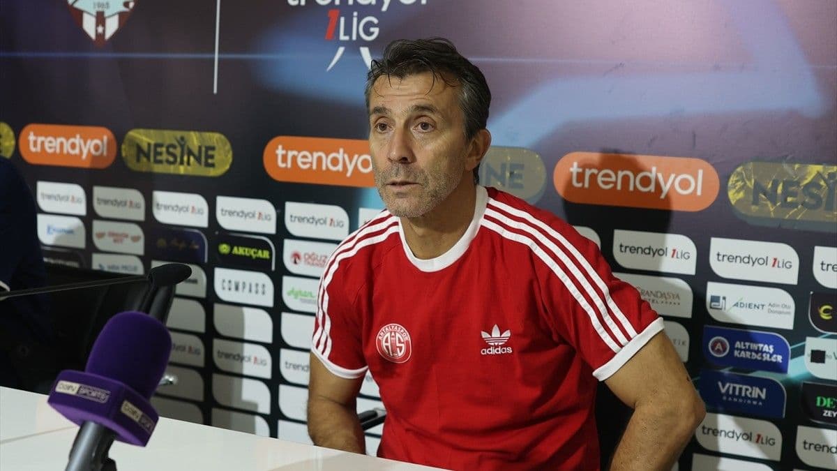 Antalyaspor'da Bülent Korkmaz'la yollar ayrılıyor
