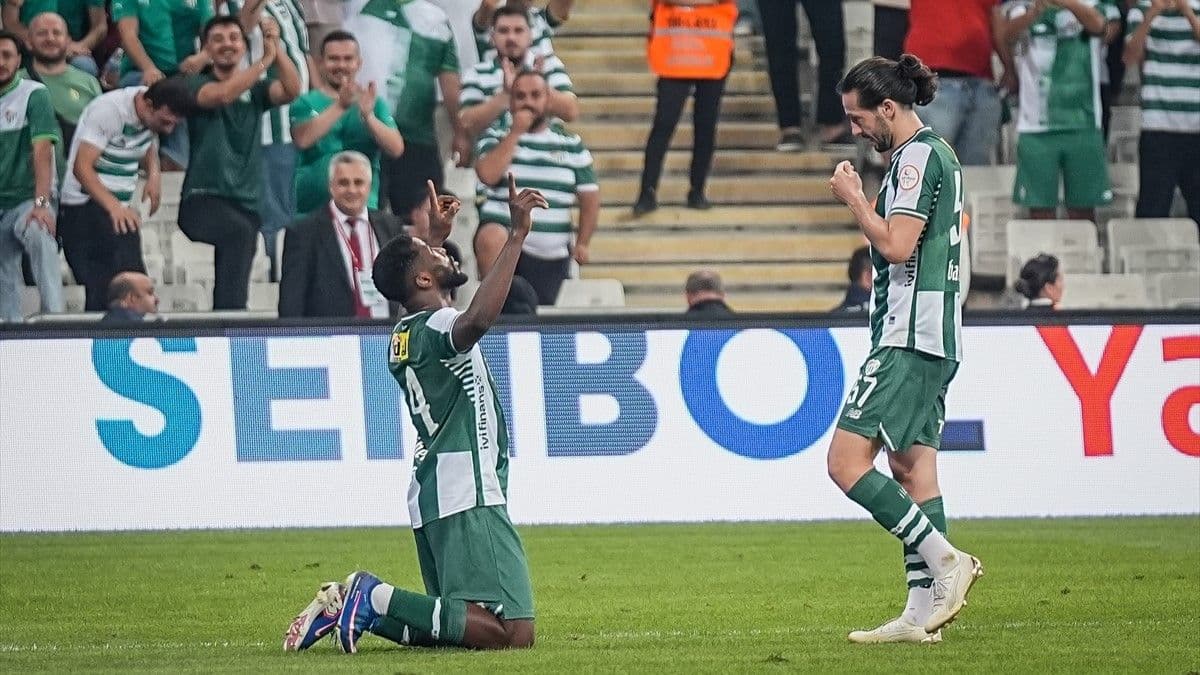 Bursaspor - İstanbulspor: 4-0 maç sonucu ve yazılı maç özeti