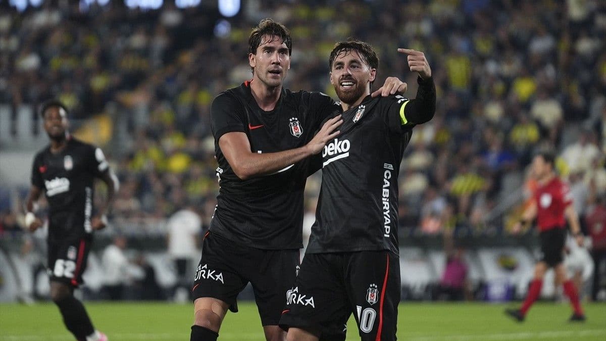 Başkan soyunma odasına indi, derbi primini Orkun Kökçü belirledi!
