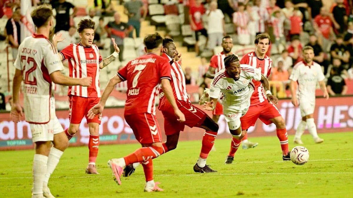 Antalyaspor - Sivasspor: 1-2 (Maç sonucu-yazılı özet)