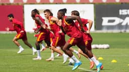 Galatasaraylı yıldız antrenmanda sakatlandı! Okan Buruk açıkladı