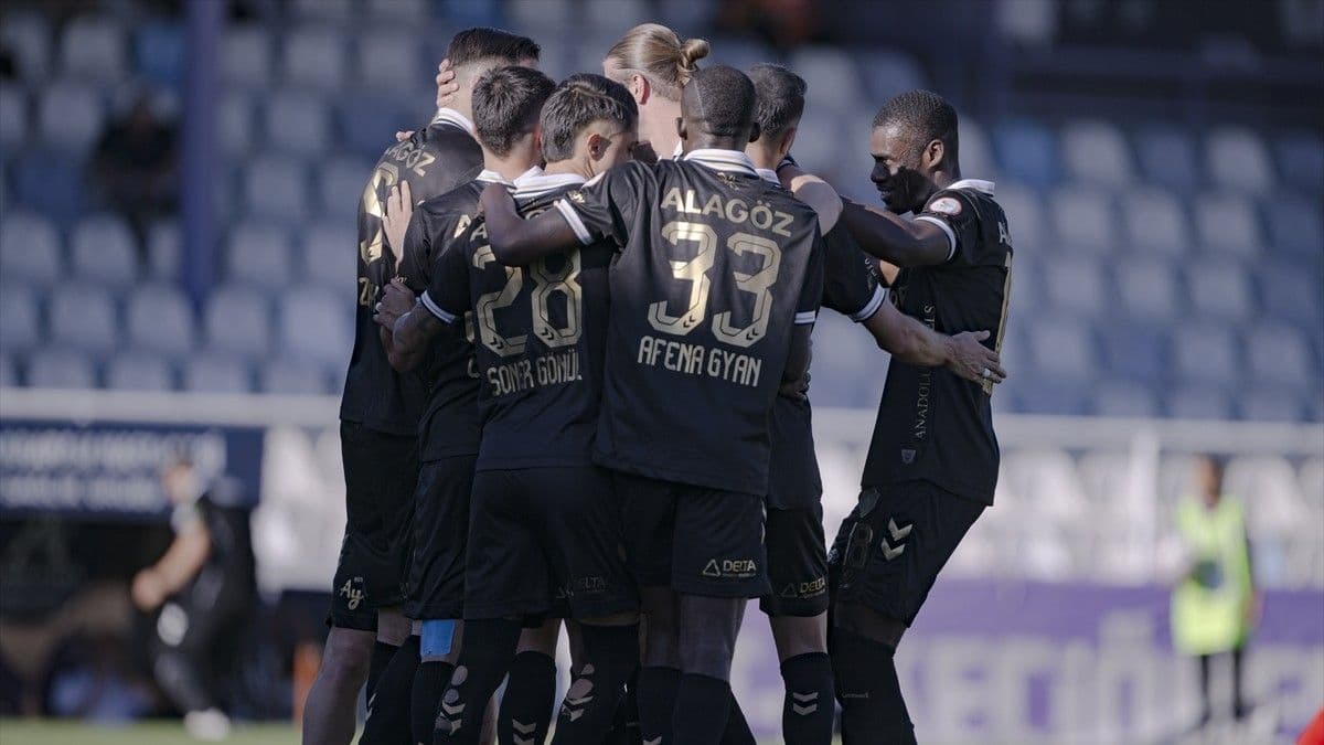 (YAZILI ÖZET) Iğdır FK coştu! Manisa FK karşısında 6 gollü maç