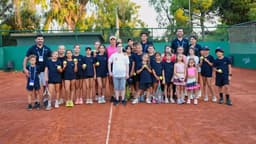 Antalya’da tenis coşkusu: Çağla Büyükakçay miniklerle buluştu
