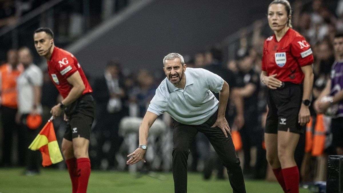 Erzurumspor Teknik Direktörü Serkan Özbalta: "Bir gol atsak Beşiktaş'ın travmaları var..."
