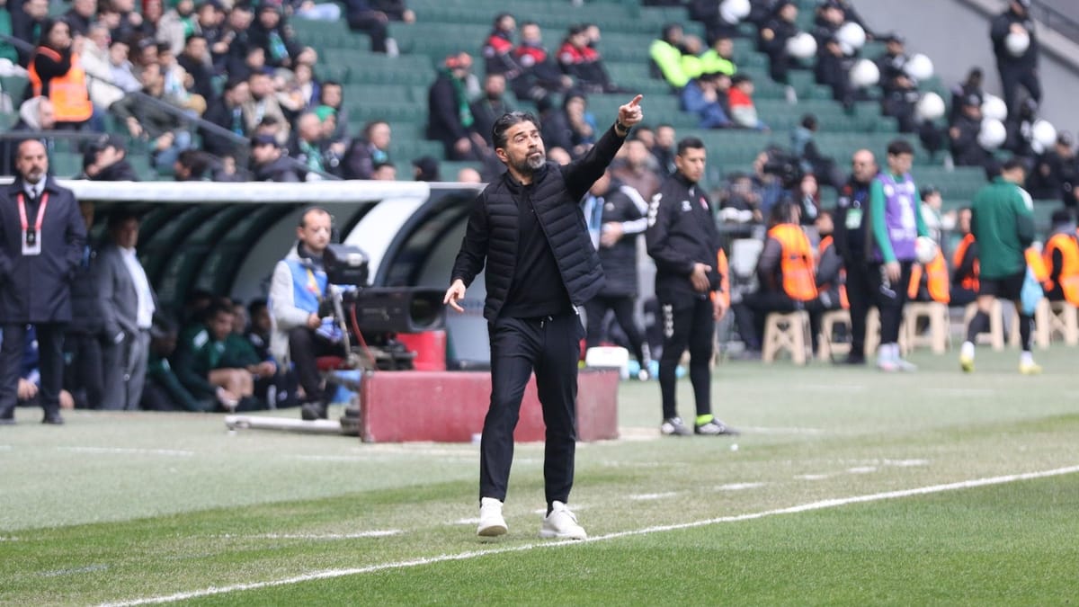 Konyaspor Teknik Direktörü İlhan Palut