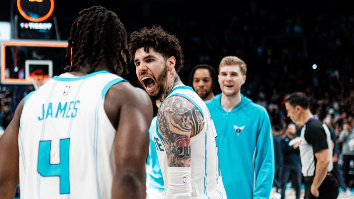 Miami Heat'i uzatmalarda yendi... Charlotte Hornets'ın hedefi 10 yıl sonra NBA Play-Offları!