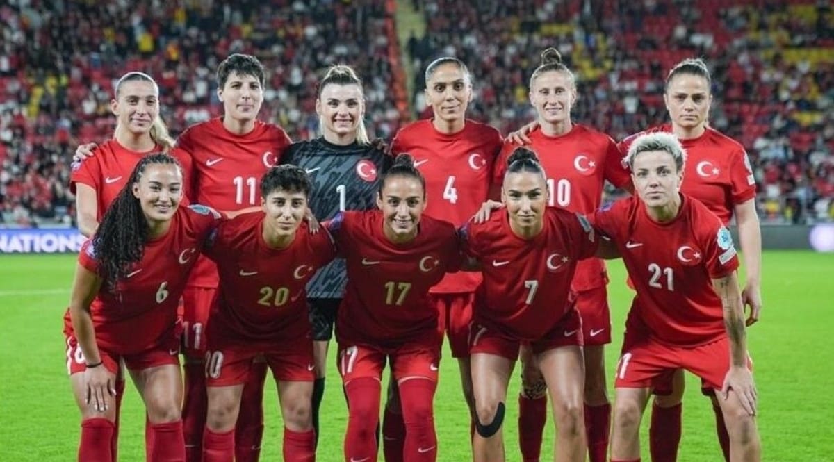 A Milli Kadın Futbol Takımı, yarın lider İsviçre'yi ağırlayacak