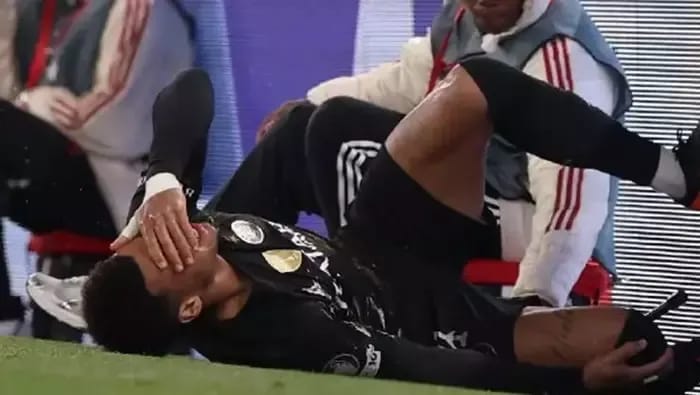 Noa Lang'ın ardından Anfield'da bir skandal daha! Reklam panoları...