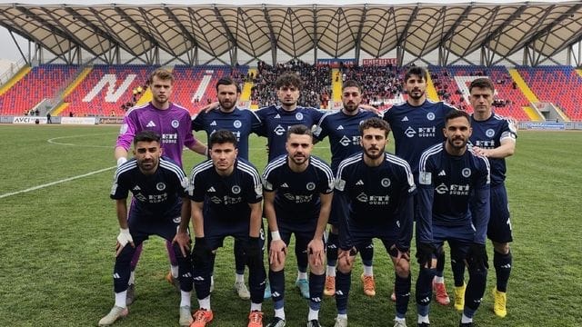 Derikspor–Kızıltepe maçında kan dorduran görüntüler! Rakibinin yüzüne tekme attı, elmacık kemiğini kırdı