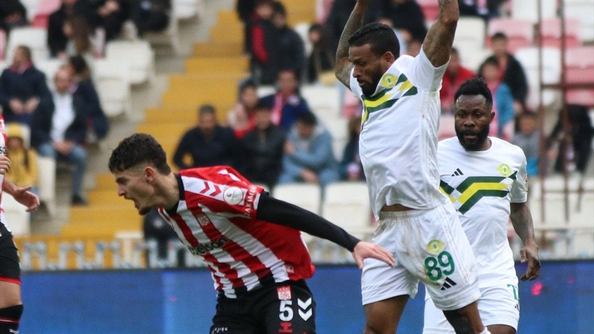 Esenler Erokspor, Sivasspor'un serisini bitirdi