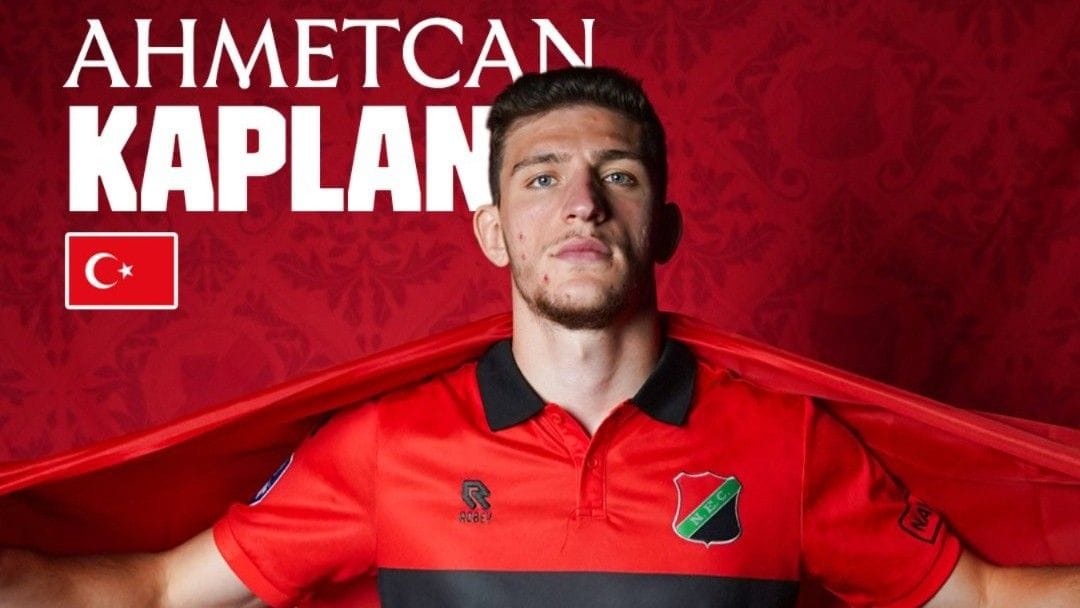 Ahmetcan Kaplan'ın talihsiz anı! Sezonun en kritik maçında sakatlandı