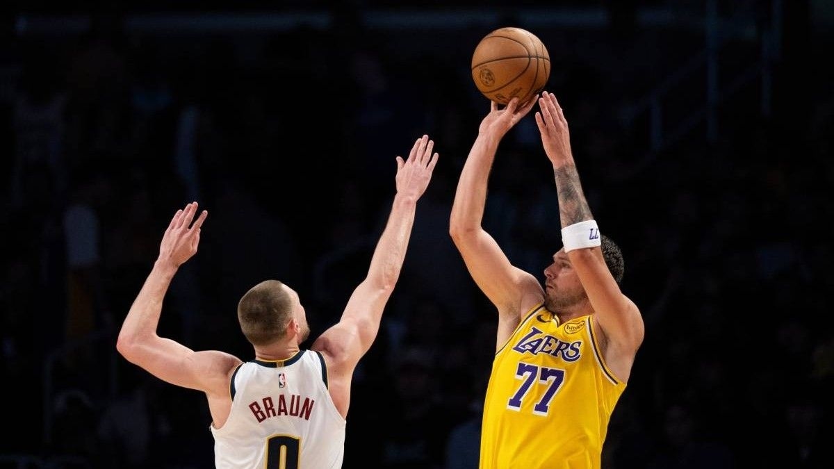 Luka Doncic'ten maç kazandıran basket!