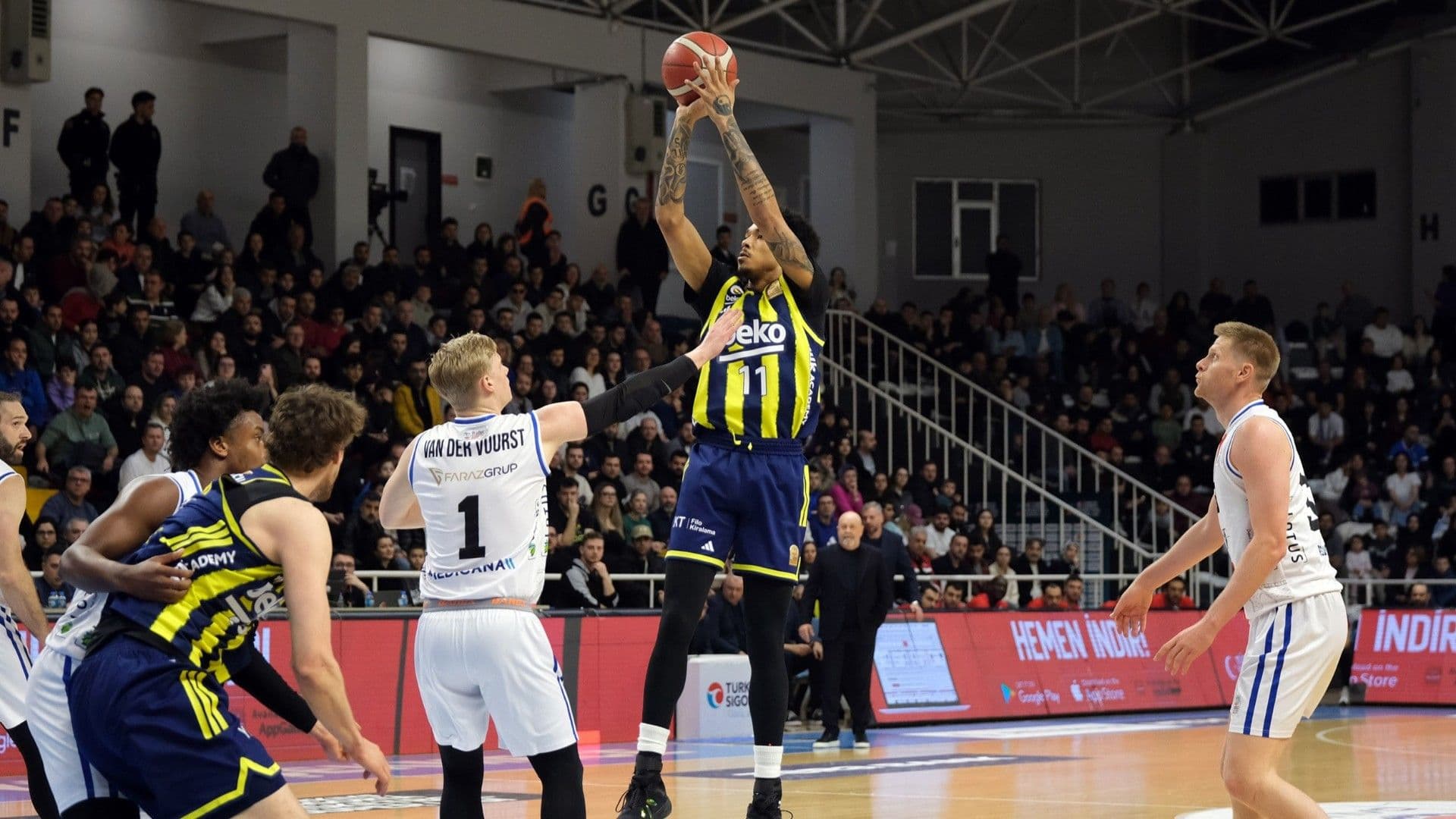 Fenerbahçe Beko, ONVO Büyükçekmece'yi son çeyrekte devirdi