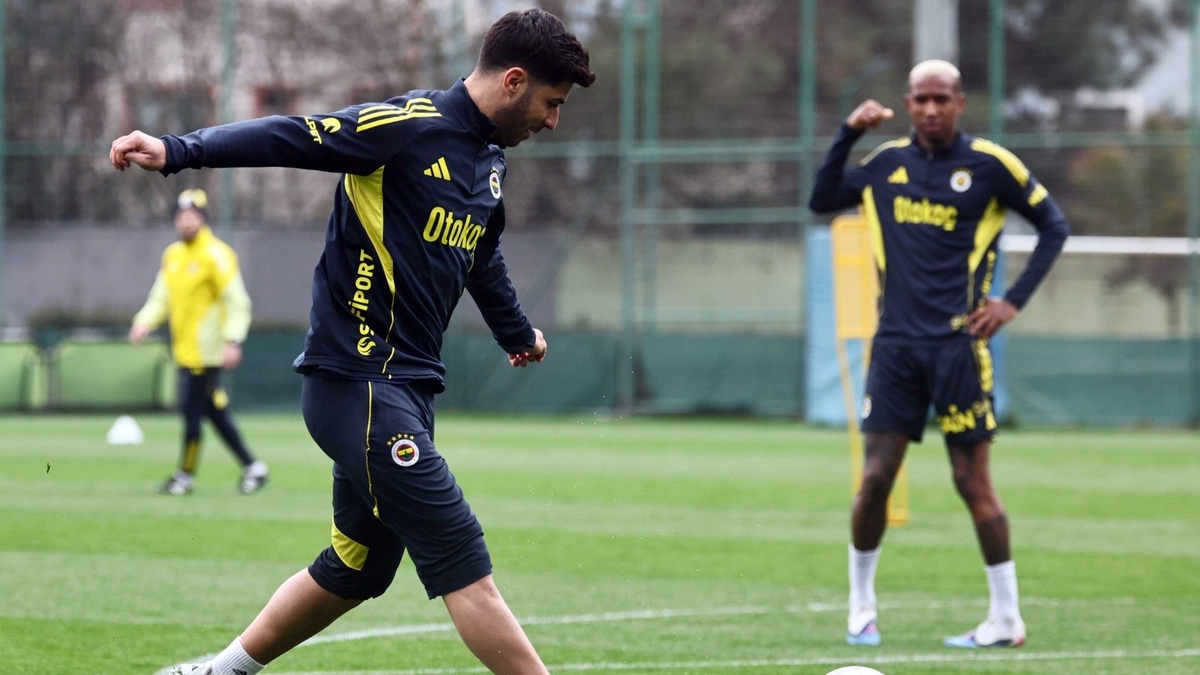 Fenerbahçe'de derbi hazırlıkları devam ediyor