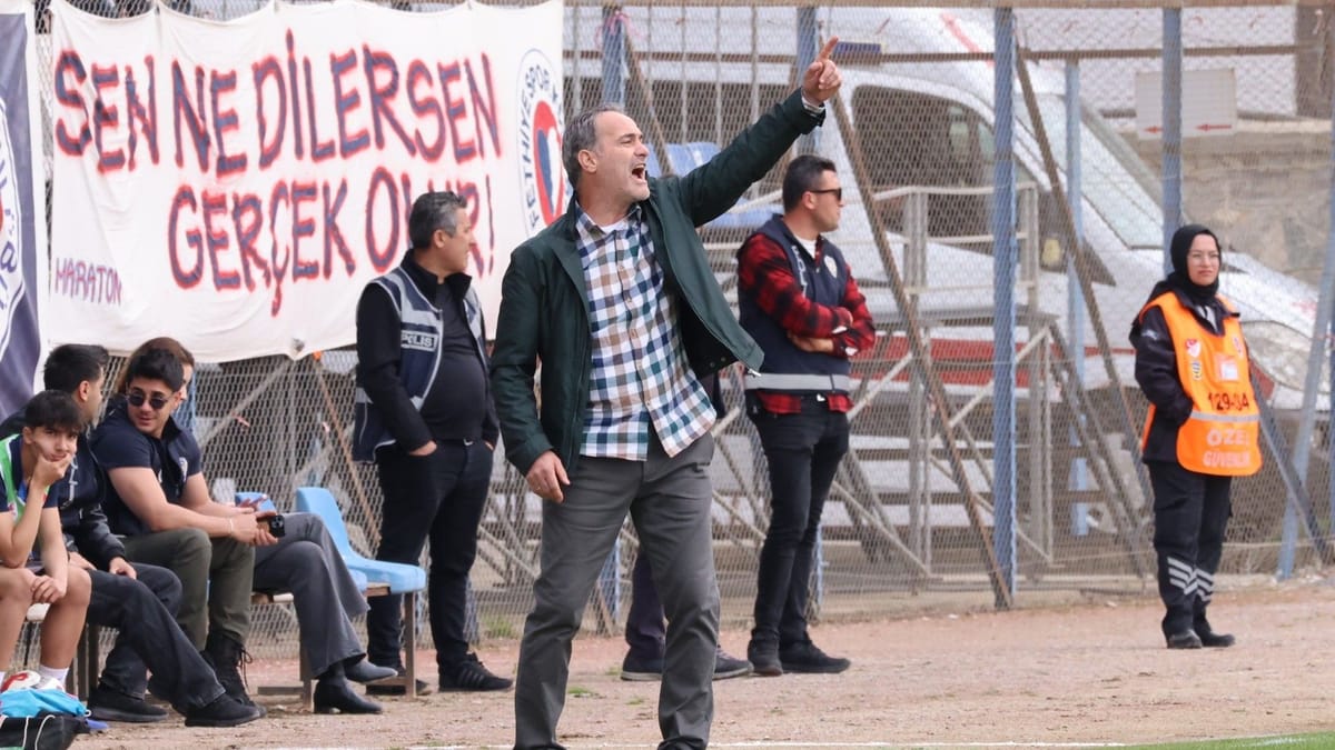 Menemen FK Teknik Direktörü Cüneyt Biçer