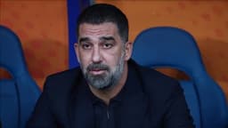 Arda Turan, Galatasaray taraftarına selam çaktı