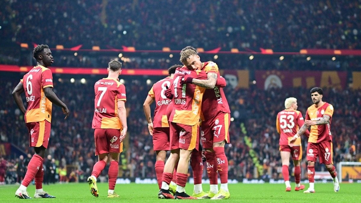 Galatasaray'a şampiyonluk için 6 galibiyet yetiyor!
