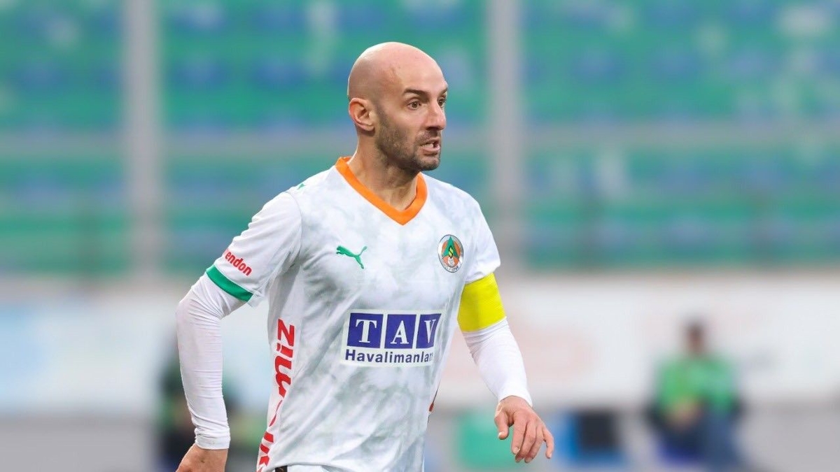 Alanyaspor'da Efecan Karaca şoku: Ameliyat oldu!