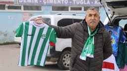 Hayatını formasını sattığı takıma adadı