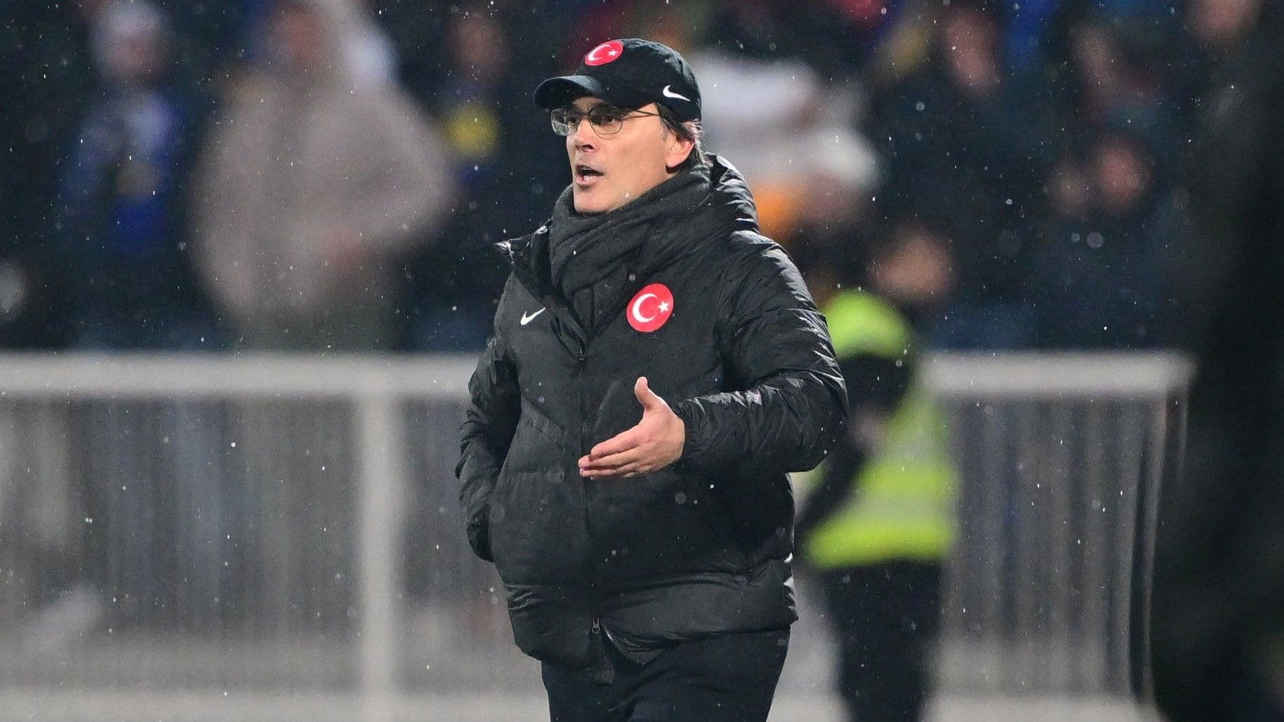 Vincenzo Montella: "Eleştiriler nasıl olursa olsun kalkan oluşturdum"