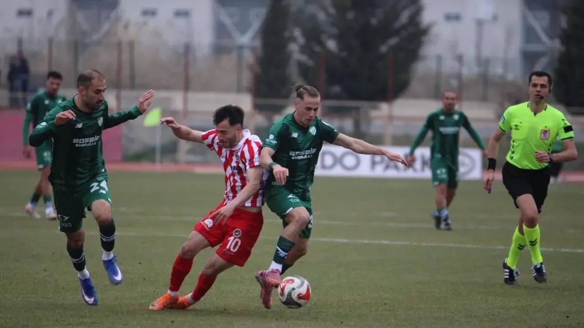 (ÖZET) Kahramanmaraş İstiklalspor - Bursaspor MAÇ SONUCU: 0-0