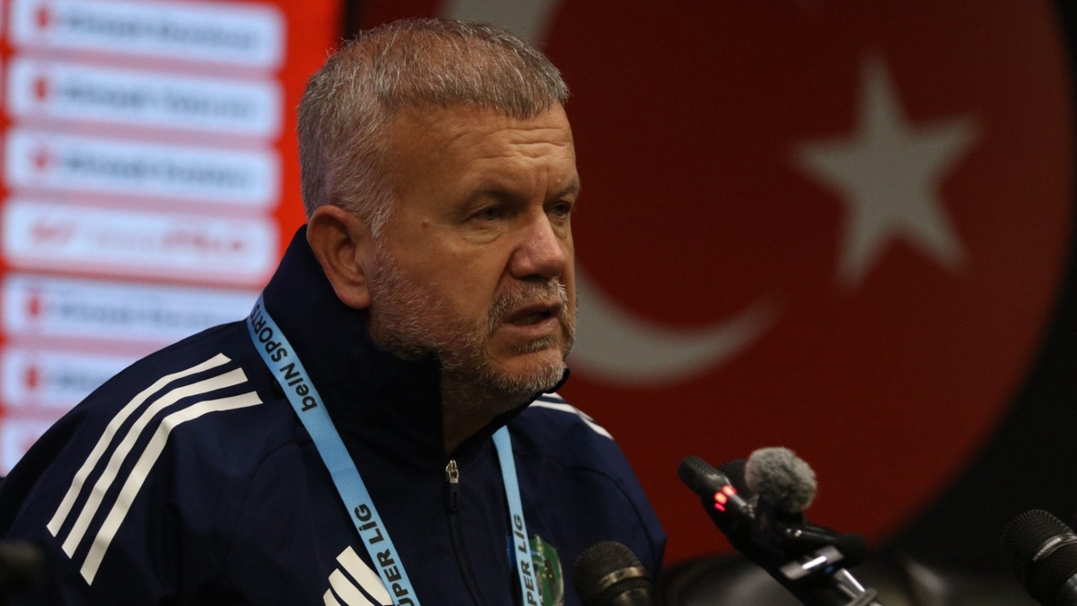 Kocaelispor Yardımcı Antrenörü Volkan Kazak
