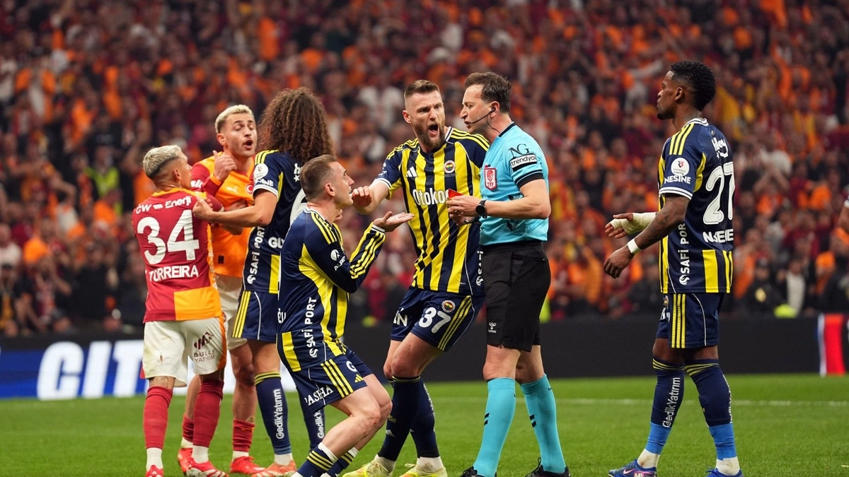 MHK'nın Galatasaray - Fenerbahçe maçının hakemi Yasin Kol'a verdiği derbi notu belli oldu! İşte 10 üzerinden puanı...