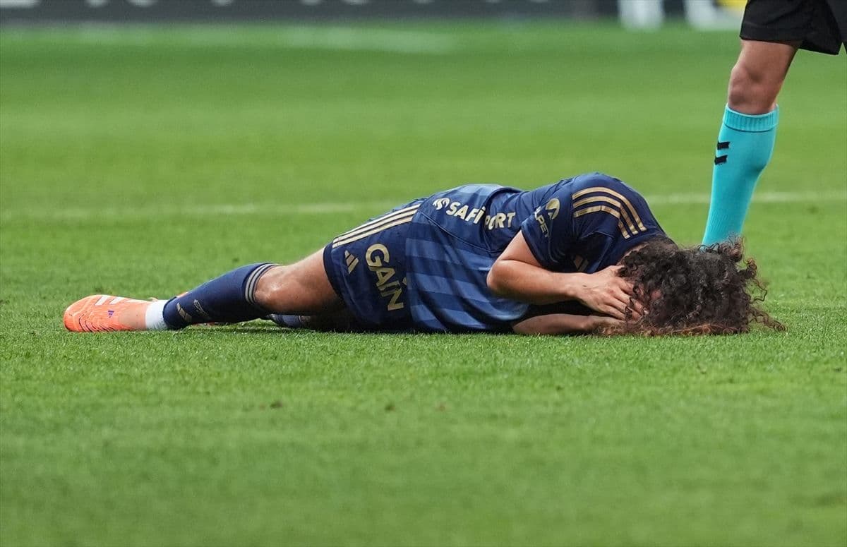 Trio, Kayserispor - Fenerbahçe maçına damga vuran pozisyondaki hakem kararını yorumladı!