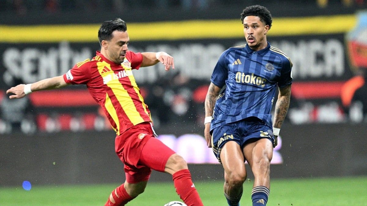 Fenerbahçeli futbolcu Jayden Oosterwolde